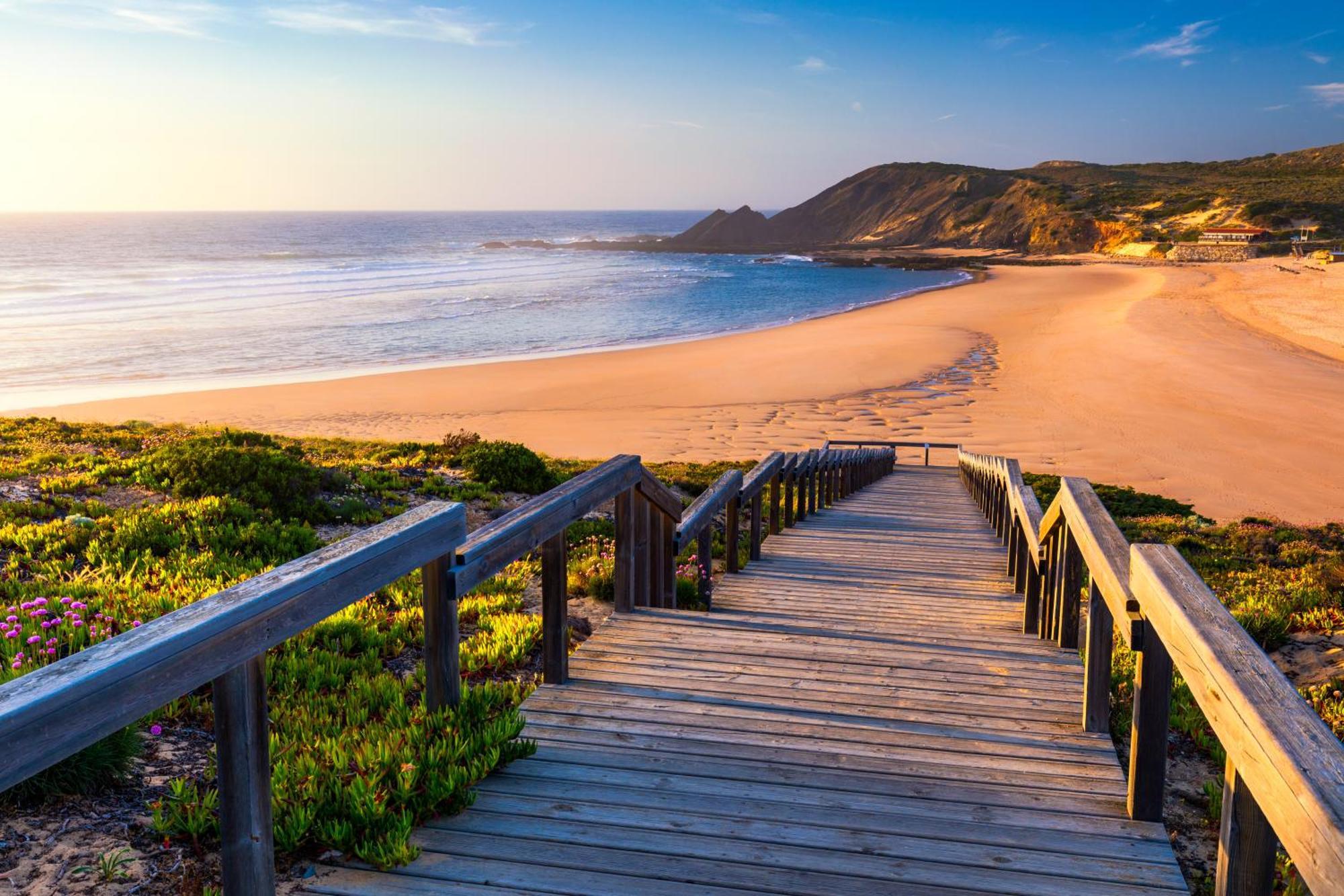 A Gaivota - Walking Distance To Monte Clerigo And Amoreira Beaches อัลเจซูร์ ภายนอก รูปภาพ